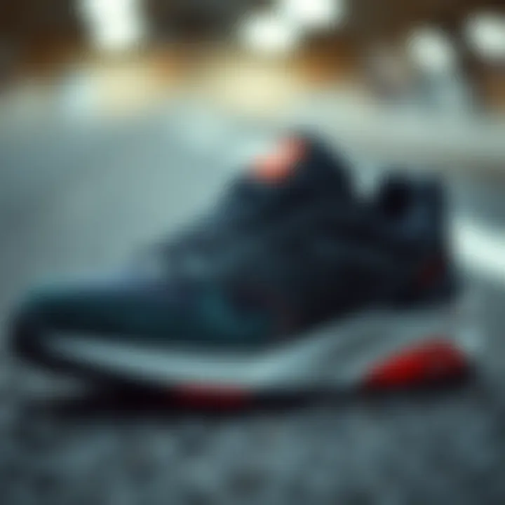 Technical details of New Balance 530 highlighting its cushioning and support features